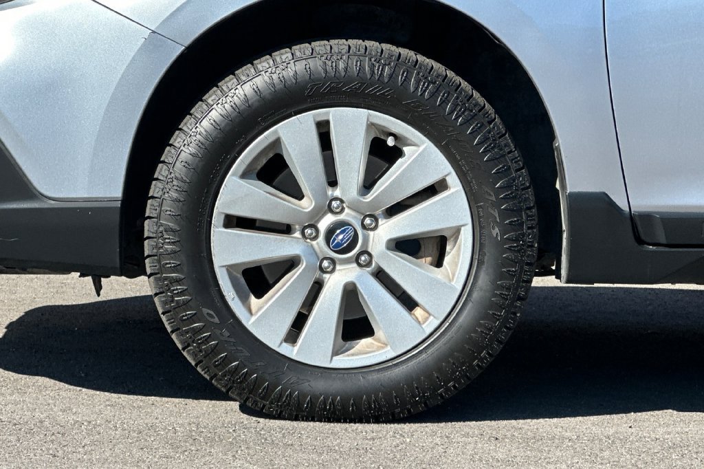 Used 2018 Subaru Outback 2.5i Premium AWD/4WD image 10