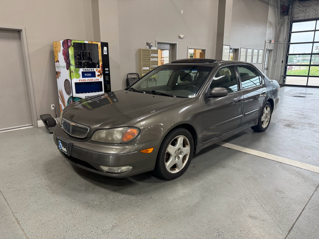 Used 2001 INFINITI I30 w/ (X03) Heated Seats Pkg FWD image 2