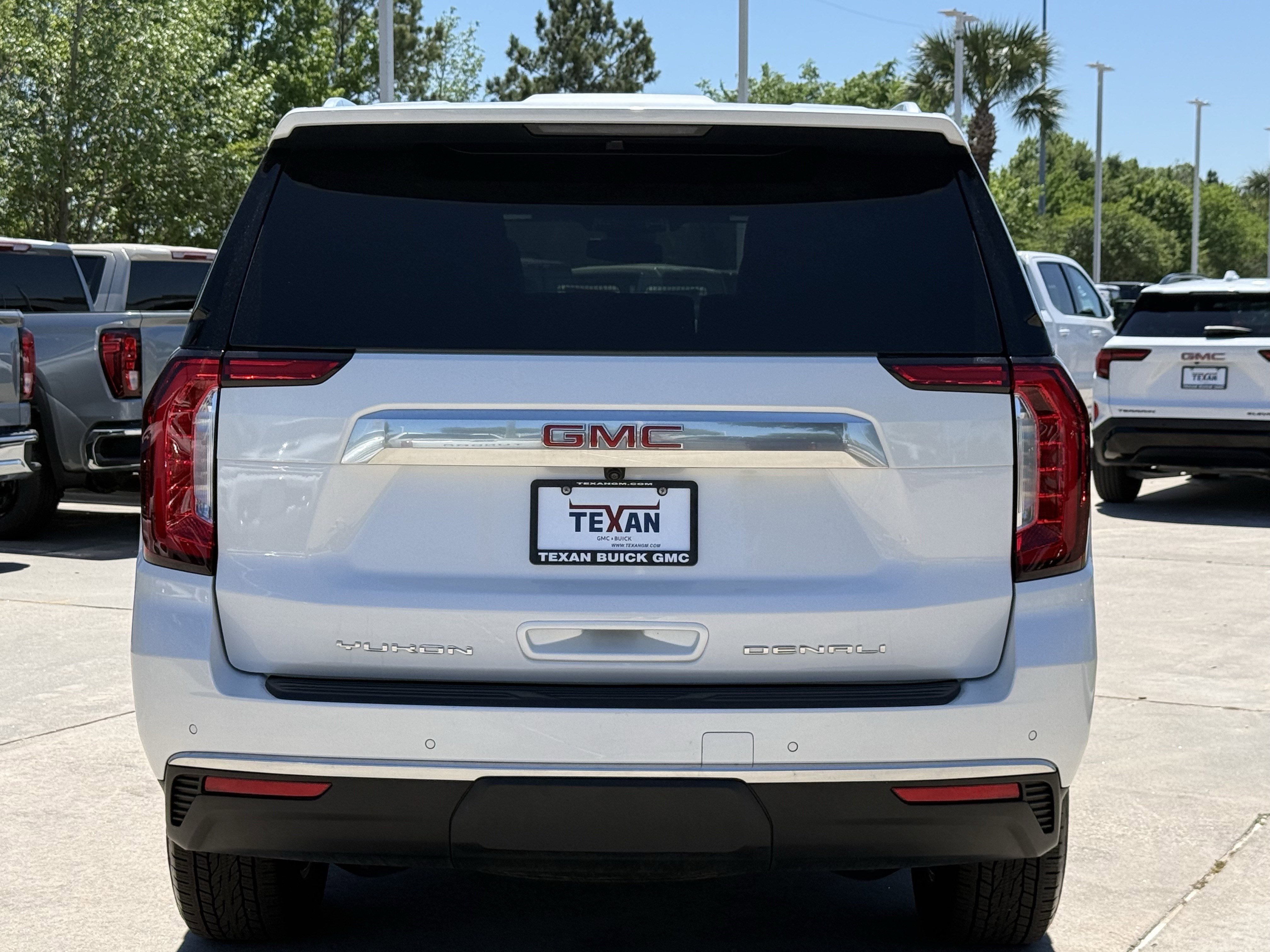 Used 2024 GMC Yukon Denali AWD/4WD image 6