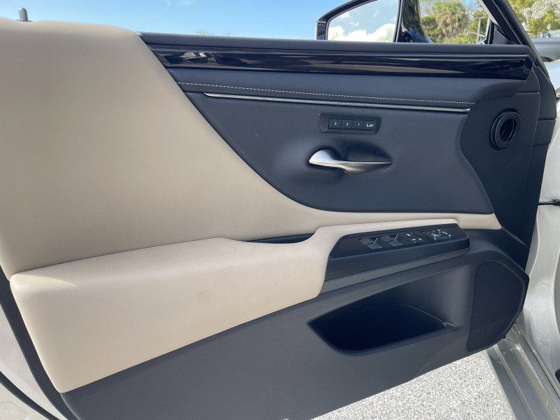 Used 2021 Lexus ES 350 w/ Premium Package image 28