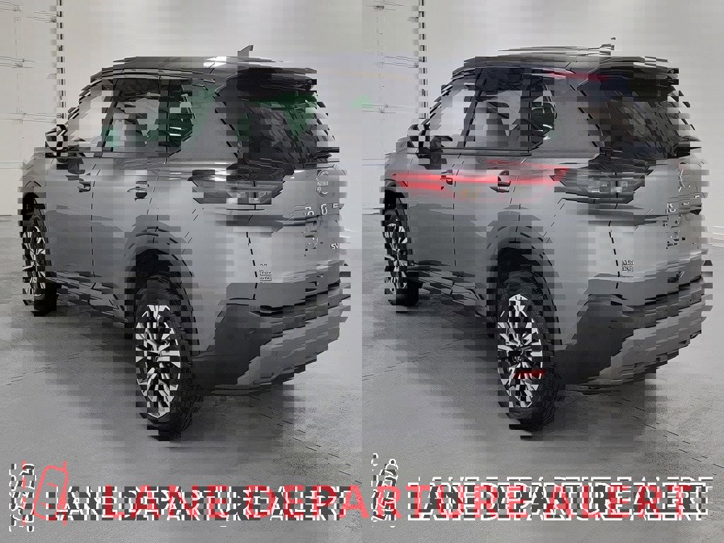 Used 2023 Nissan Rogue SV image 6