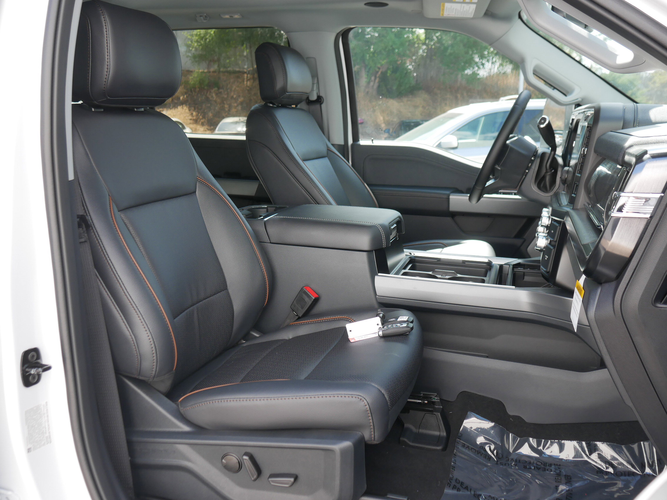 New 2025 Ford F350 Lariat w/ Lariat Ultimate Package image 30