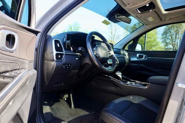 Used 2023 Kia Sorento SX image 14