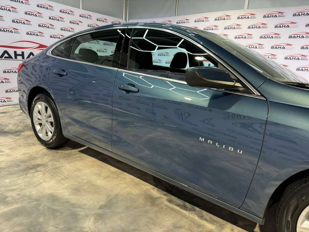 Used 2025 Chevrolet Malibu LT FWD image 7