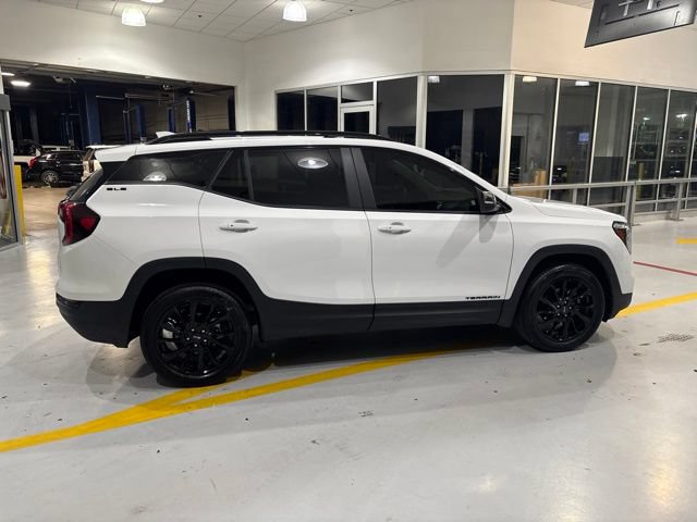 Used 2024 GMC Terrain SLE w/ Driver Convenience Package AWD/4WD image 10
