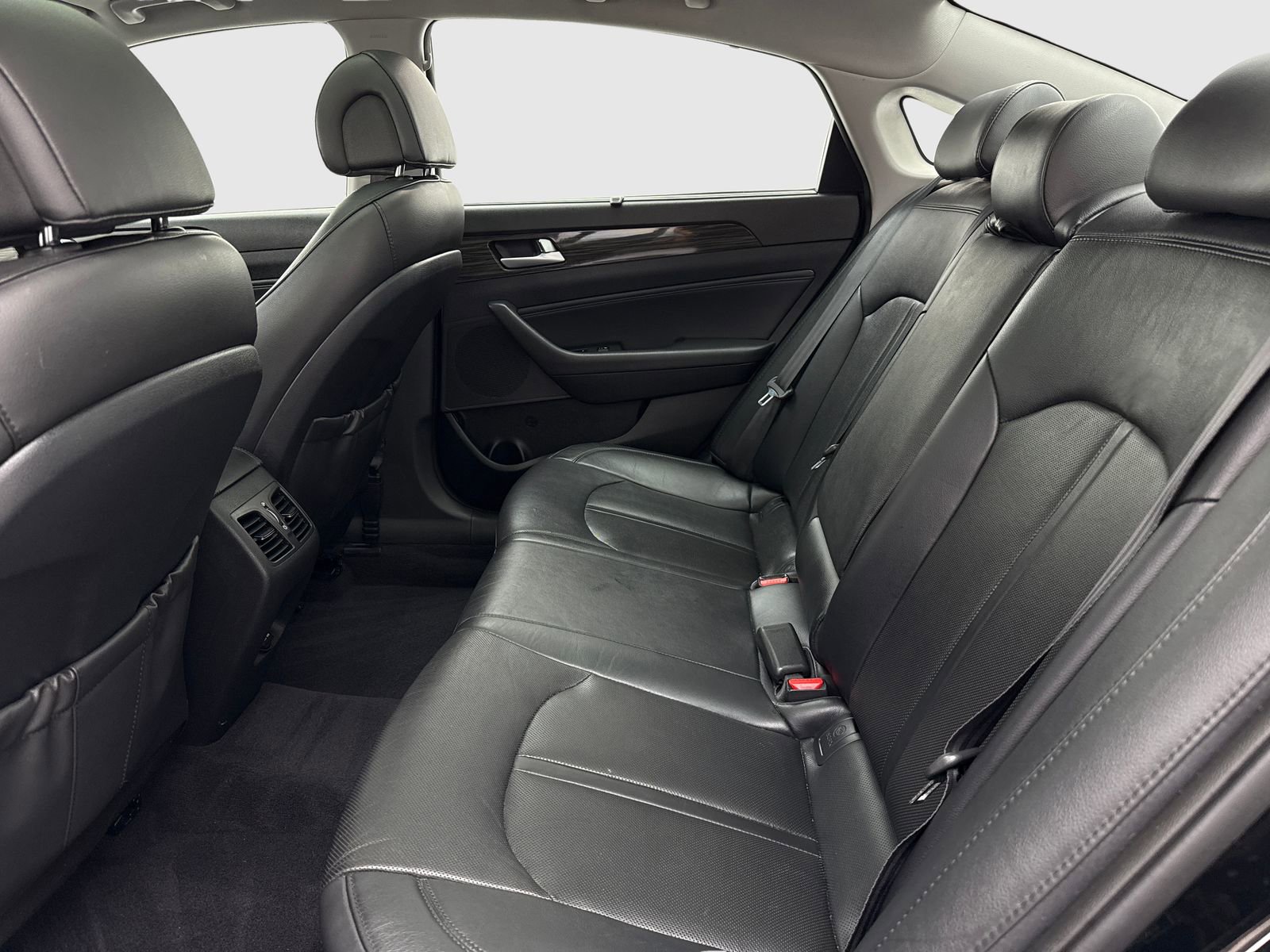 Used 2015 Hyundai Sonata Limited w/ Option Group 05 FWD image 37