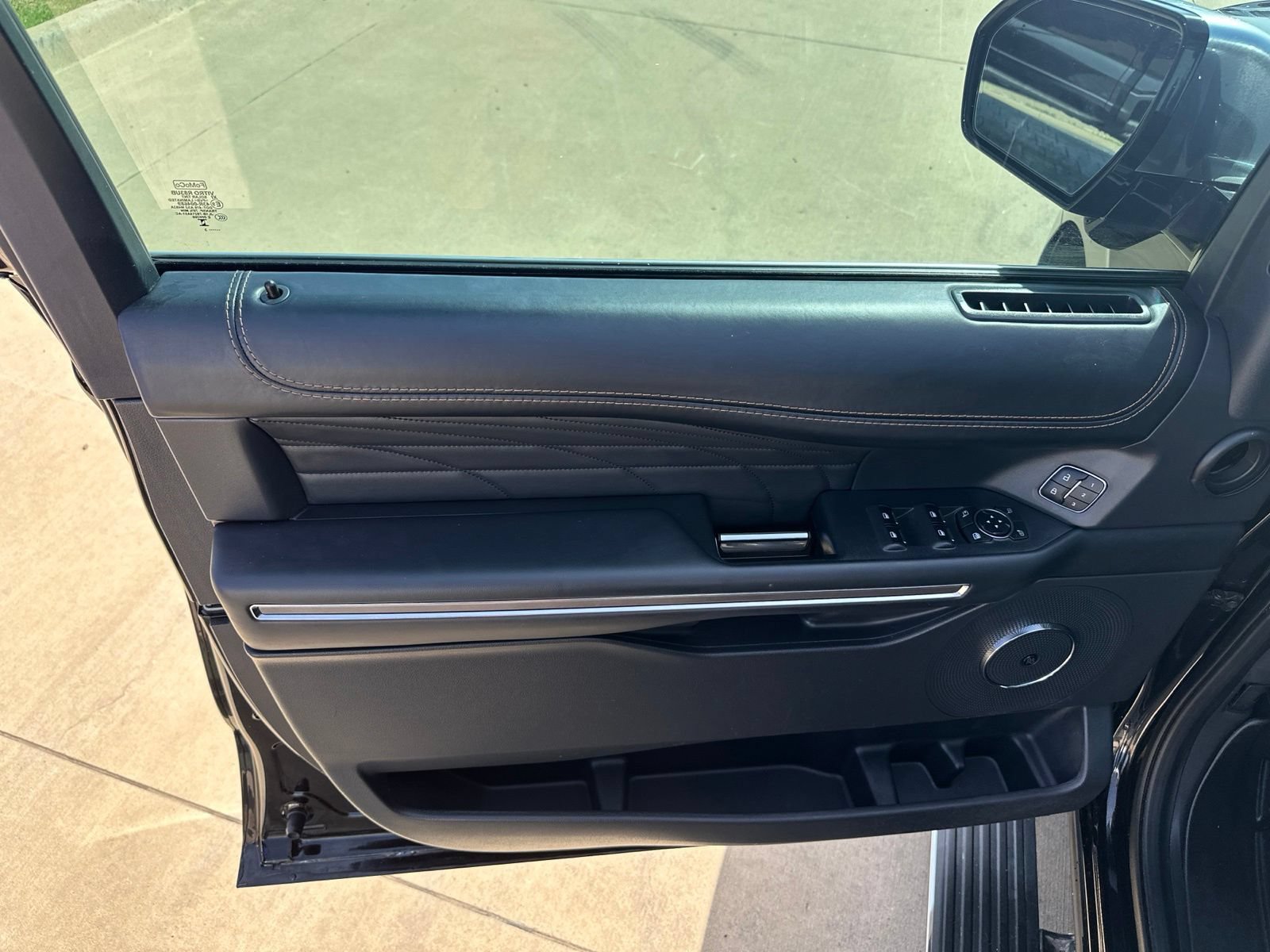 Certified 2023 Ford Expedition Platinum RWD image 18