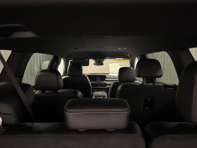 Used 2025 Buick Enclave Preferred AWD/4WD image 27