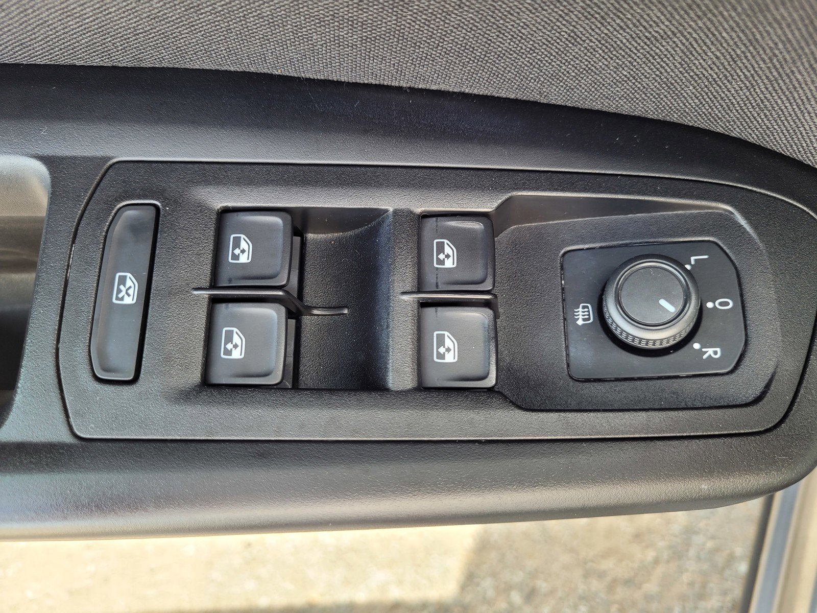 Used 2020 Volkswagen Atlas S w/ Towing Package image 12