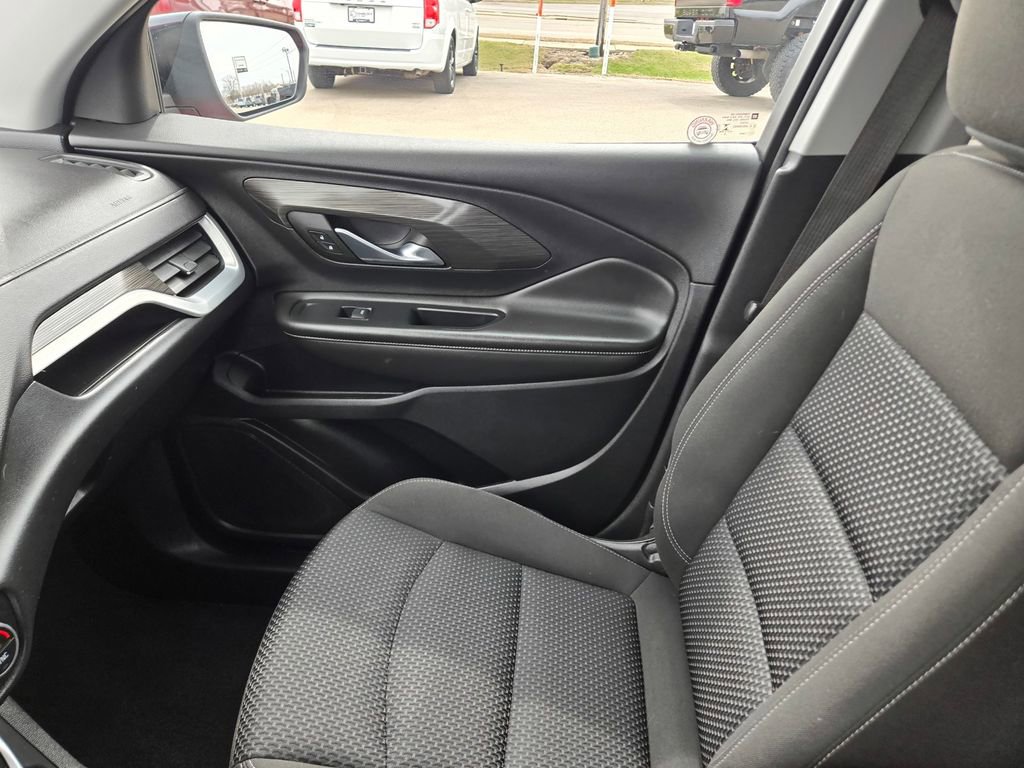 Certified 2023 GMC Terrain SLE w/ Driver Convenience Package image 13