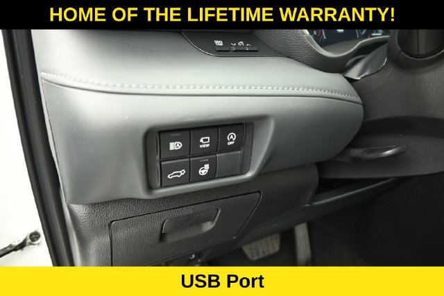 Used 2025 Toyota Highlander Platinum AWD/4WD image 16