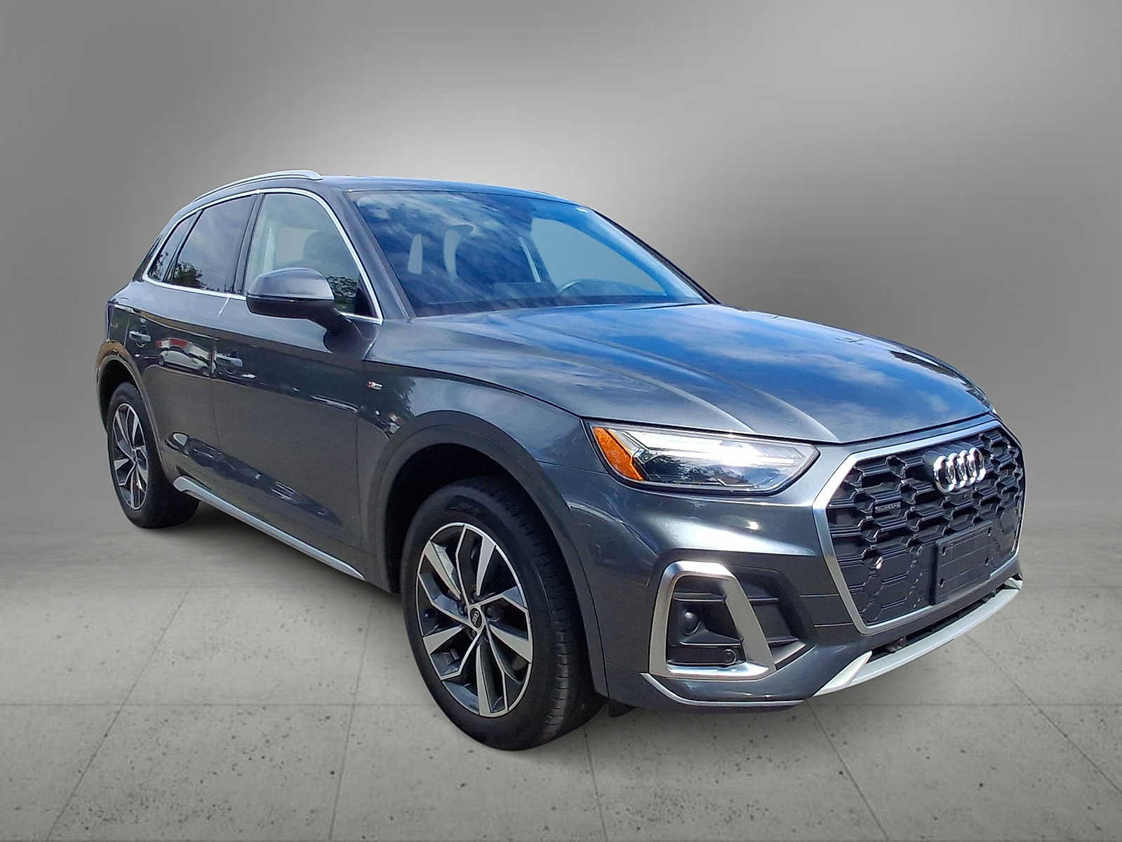 Certified 2023 Audi Q5 2.0T Premium Plus w/ Premium Plus Package AWD/4WD image 2