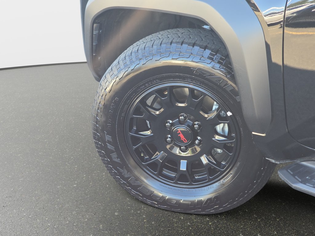Used 2025 Toyota 4Runner TRD Off-Road Premium w/ Tow Technology Package AWD/4WD image 35