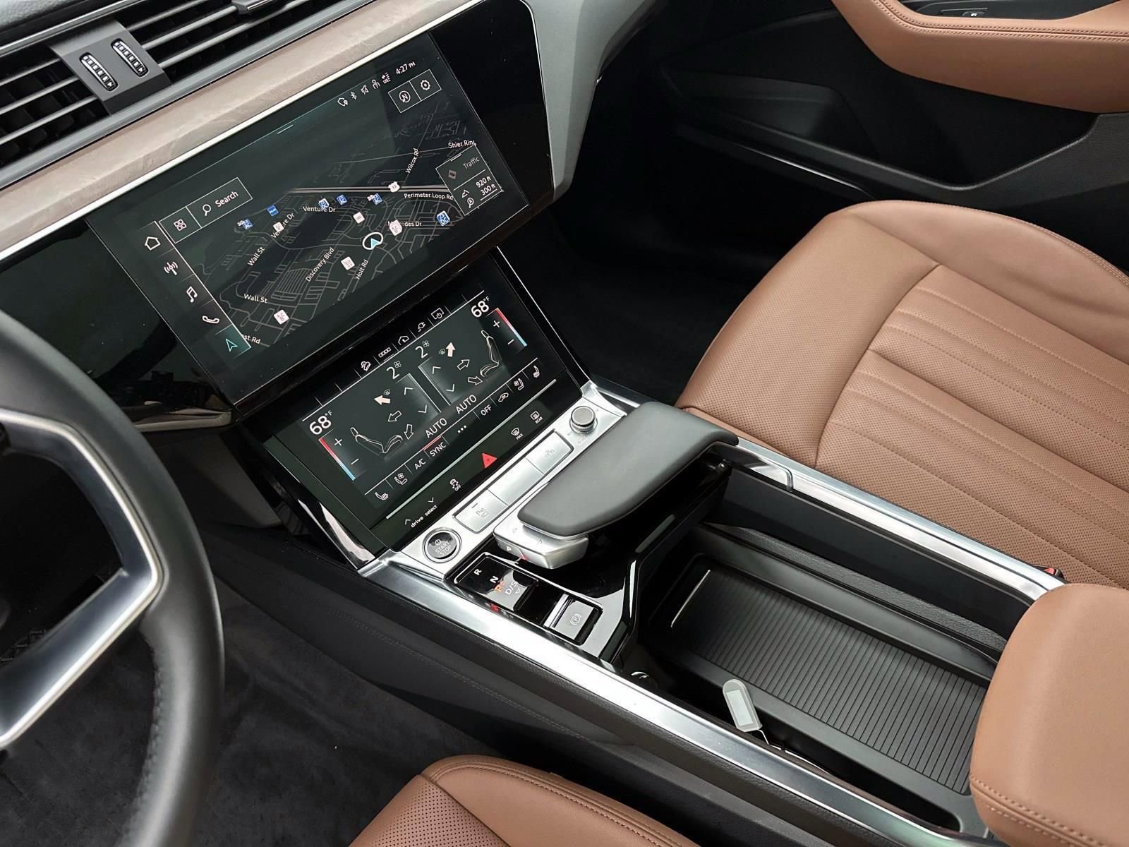 Used 2022 Audi e-tron Premium Plus image 24