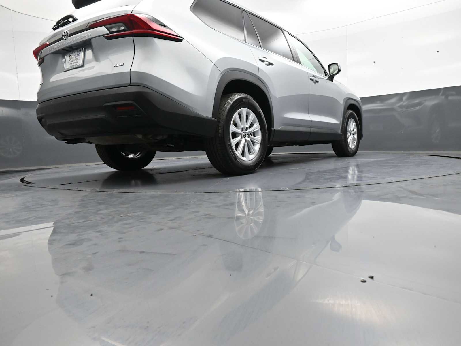 Certified 2025 Toyota Grand Highlander AWD image 32