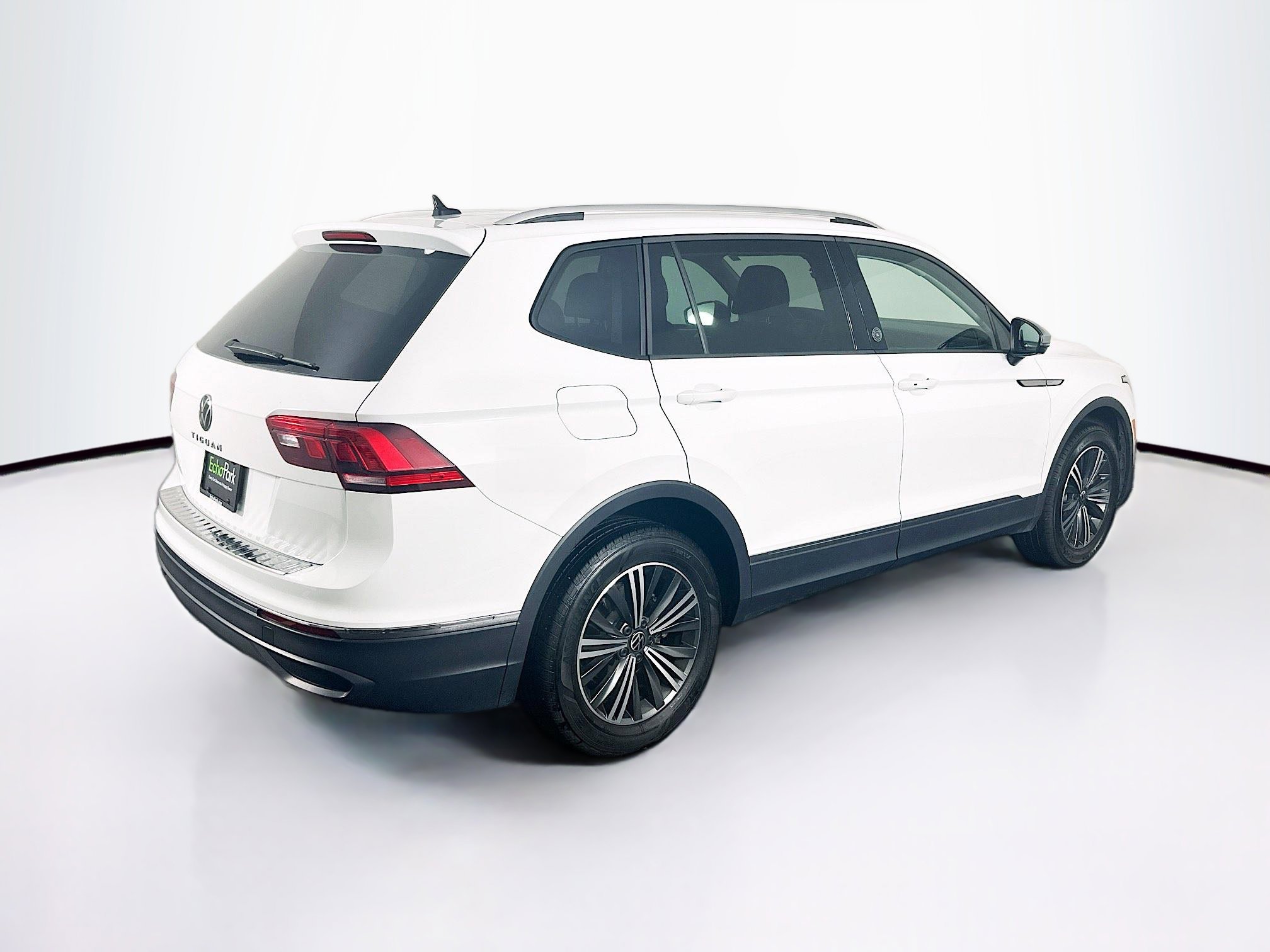 Used 2024 Volkswagen Tiguan Wolfsburg Edition image 9