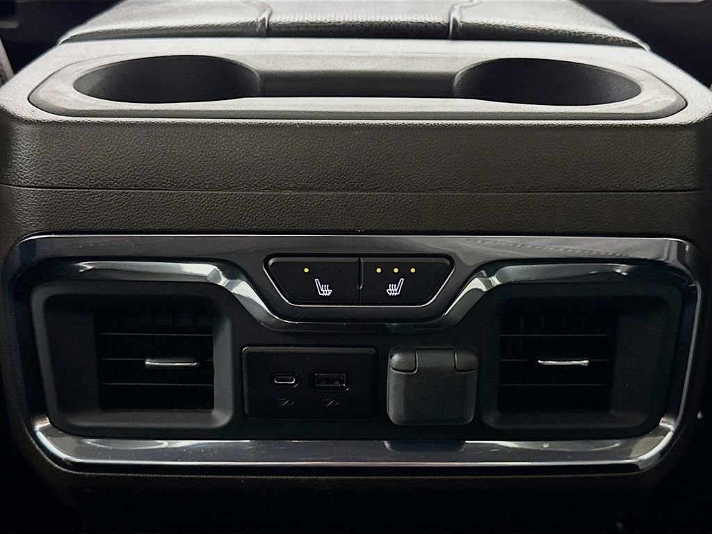 Used 2023 GMC Sierra 3500 Denali w/ Denali Ultimate Package image 24