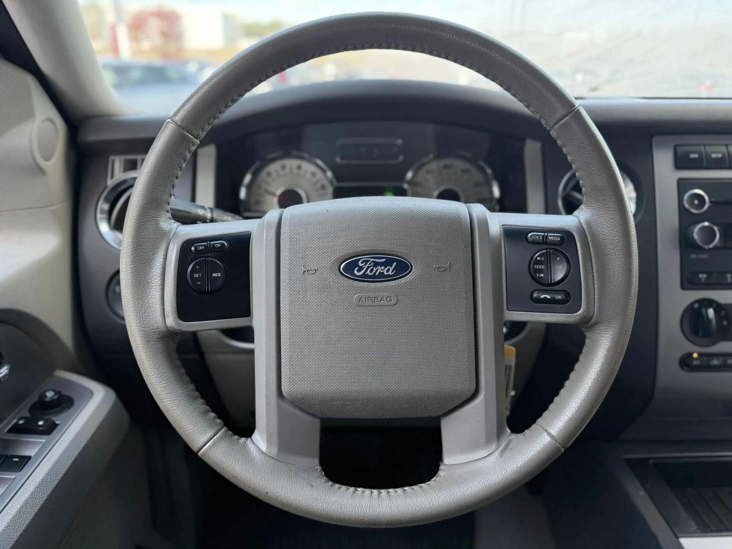 Used 2013 Ford Expedition XLT image 22