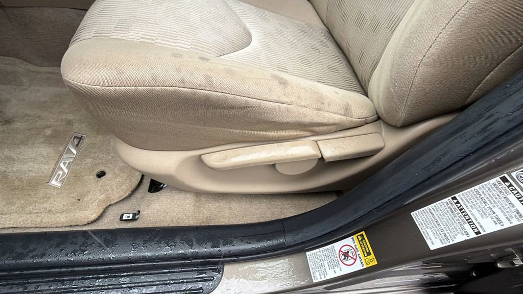 Used 2012 Toyota RAV4 4WD image 21