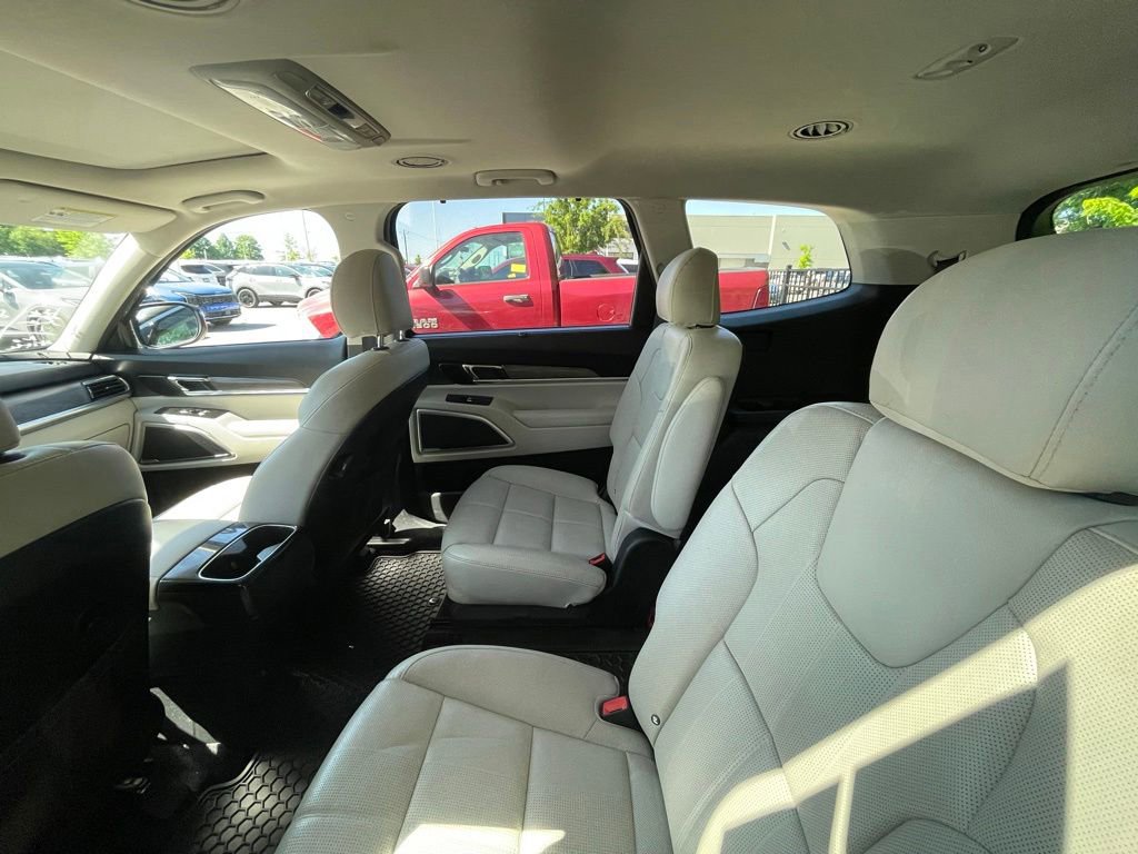 Used 2020 Kia Telluride EX w/ EX Premium Package FWD image 7