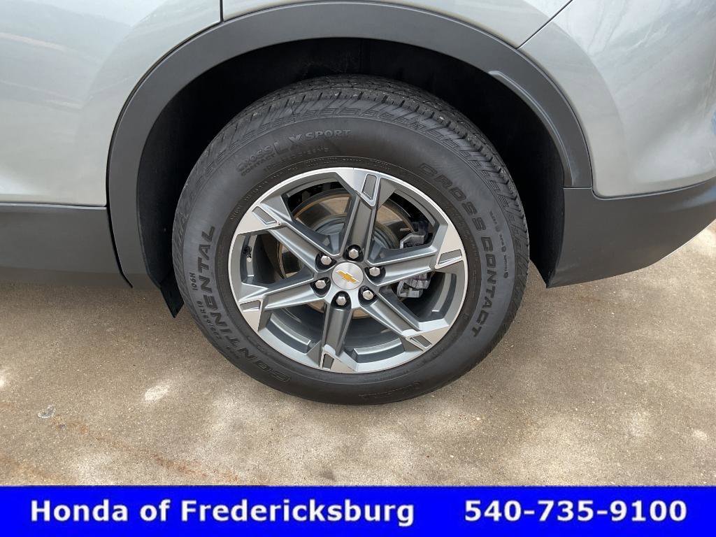 Used 2025 Chevrolet Blazer LT image 11