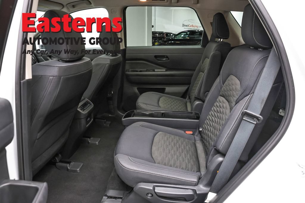 Used 2023 Nissan Pathfinder SV w/ SV Premium Package AWD/4WD image 22