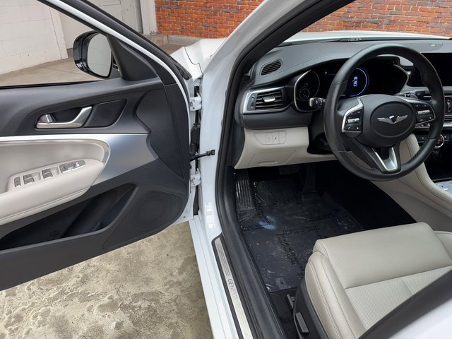 Used 2023 Genesis G70 2.0T image 9