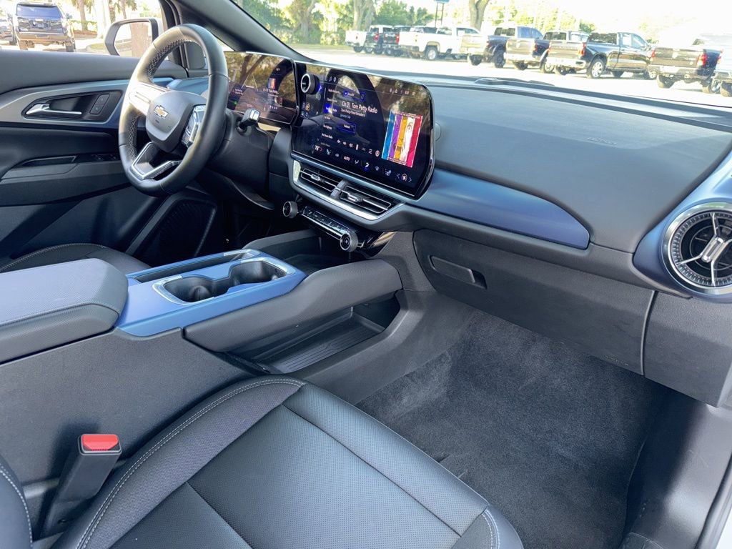 Used 2025 Chevrolet Equinox EV LT w/ Convenience Package FWD image 23
