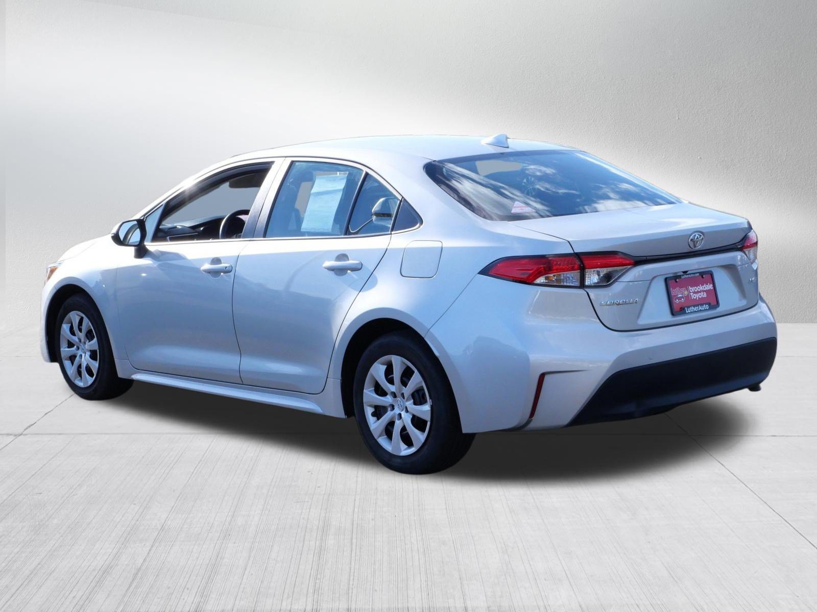 Certified 2025 Toyota Corolla LE FWD image 5