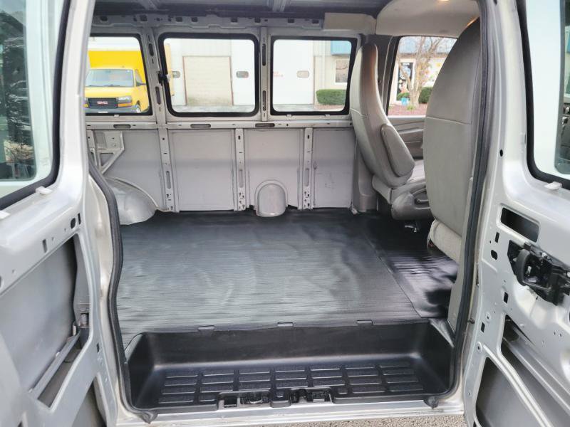 Used 2014 Chevrolet Express 1500 RWD image 18