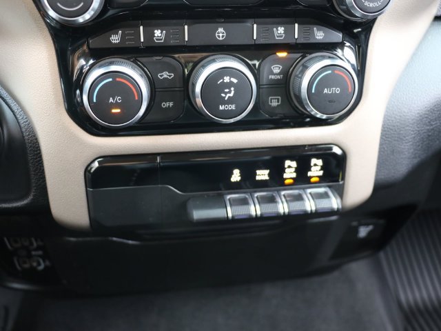 Used 2019 RAM 1500 Laramie AWD/4WD image 23
