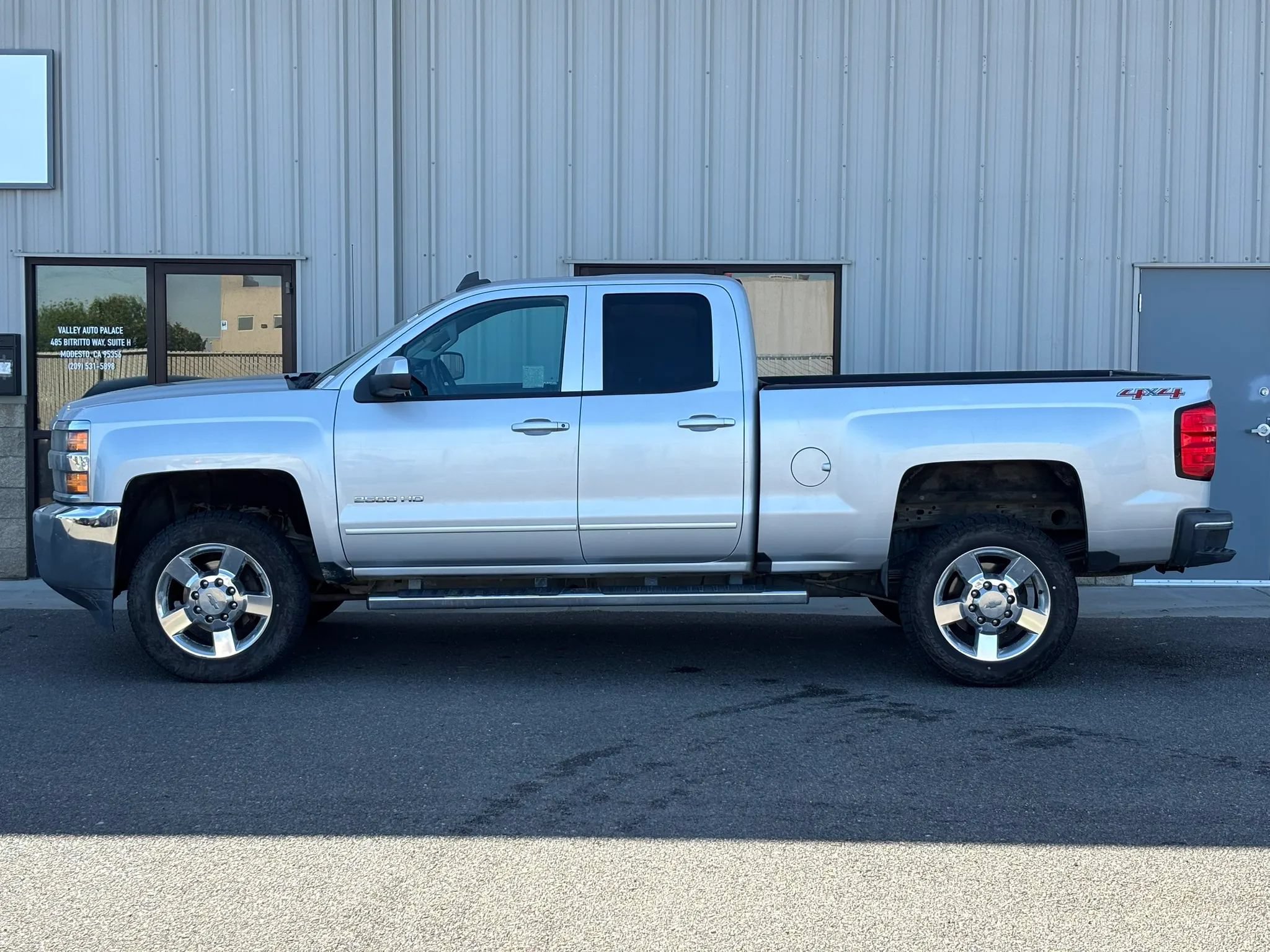 Used 2016 Chevrolet Silverado 2500 LT AWD/4WD image 6