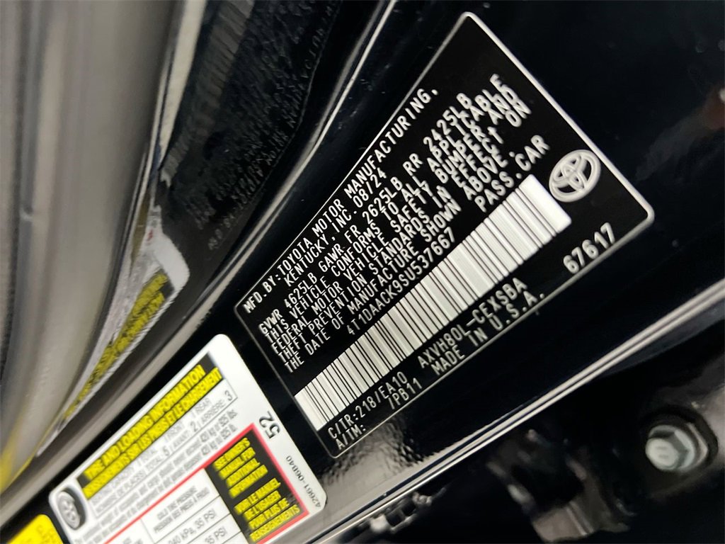 Used 2025 Toyota Camry SE image 27