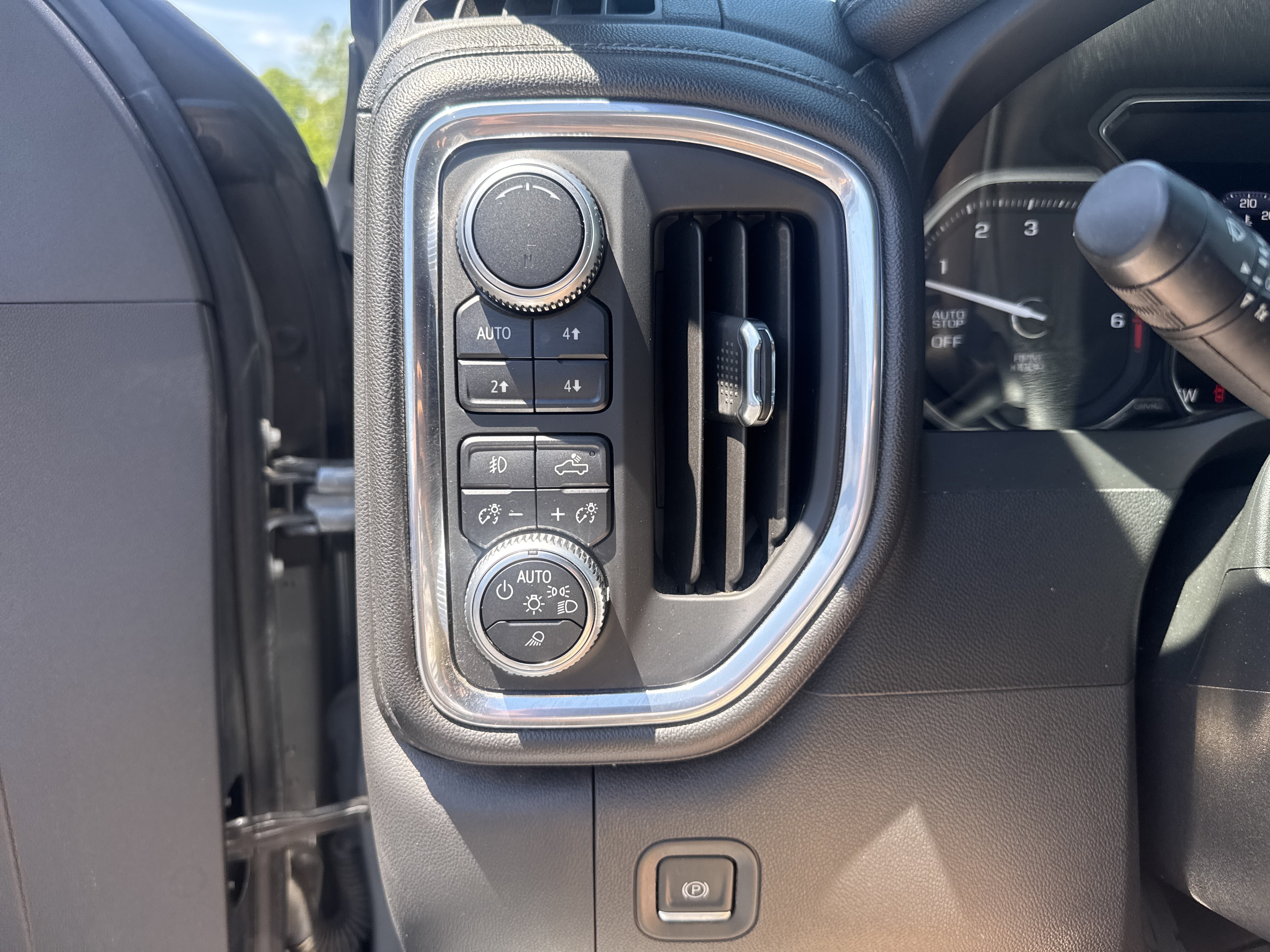 Used 2019 GMC Sierra 1500 Denali AWD/4WD image 30