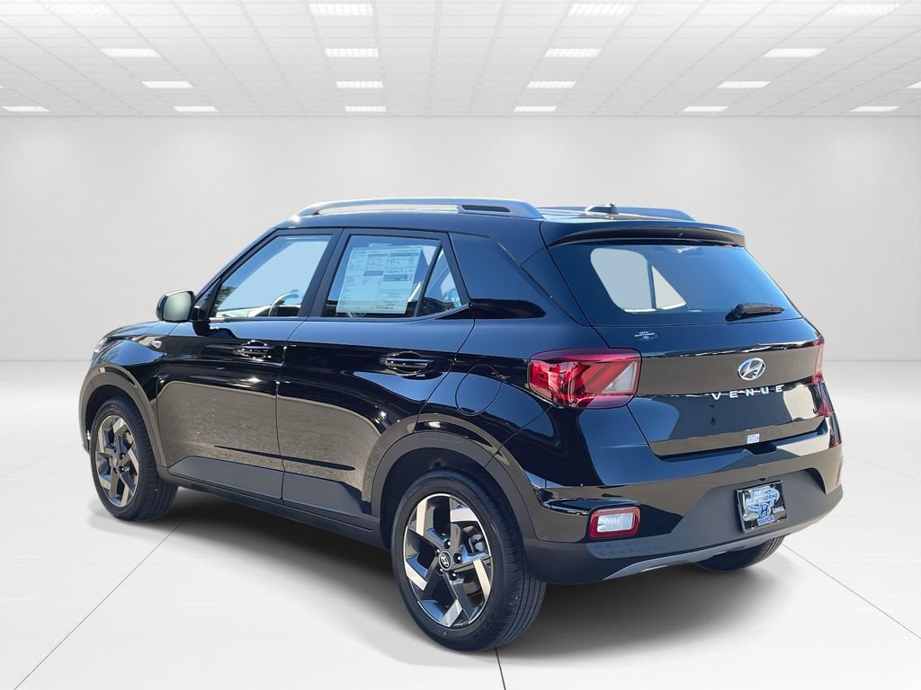 New 2026 Hyundai Venue SEL FWD image 4