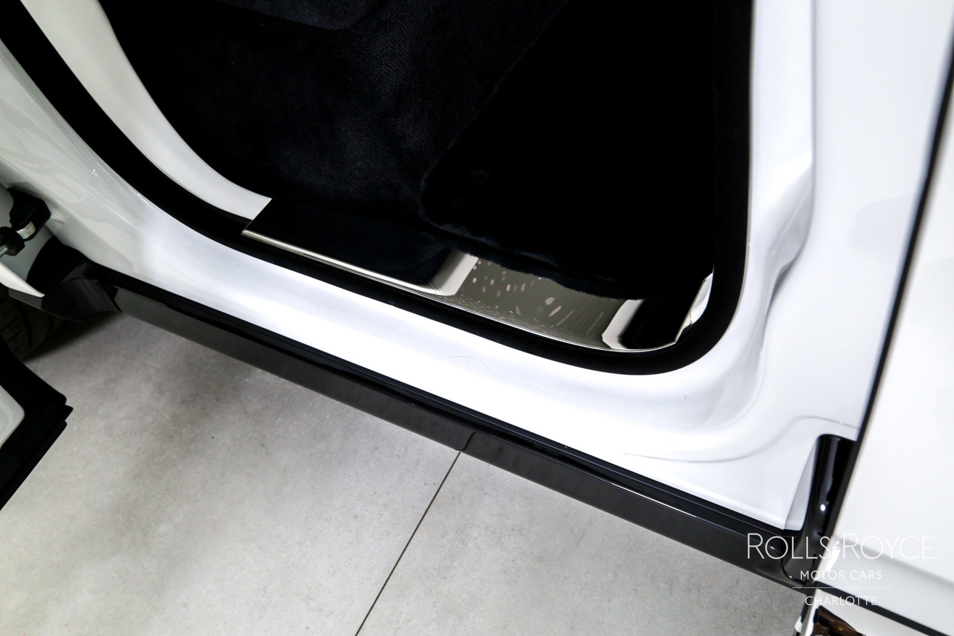 Certified 2025 Rolls-Royce Cullinan image 28