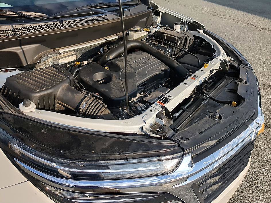 Used 2023 Chevrolet Equinox LT FWD image 32