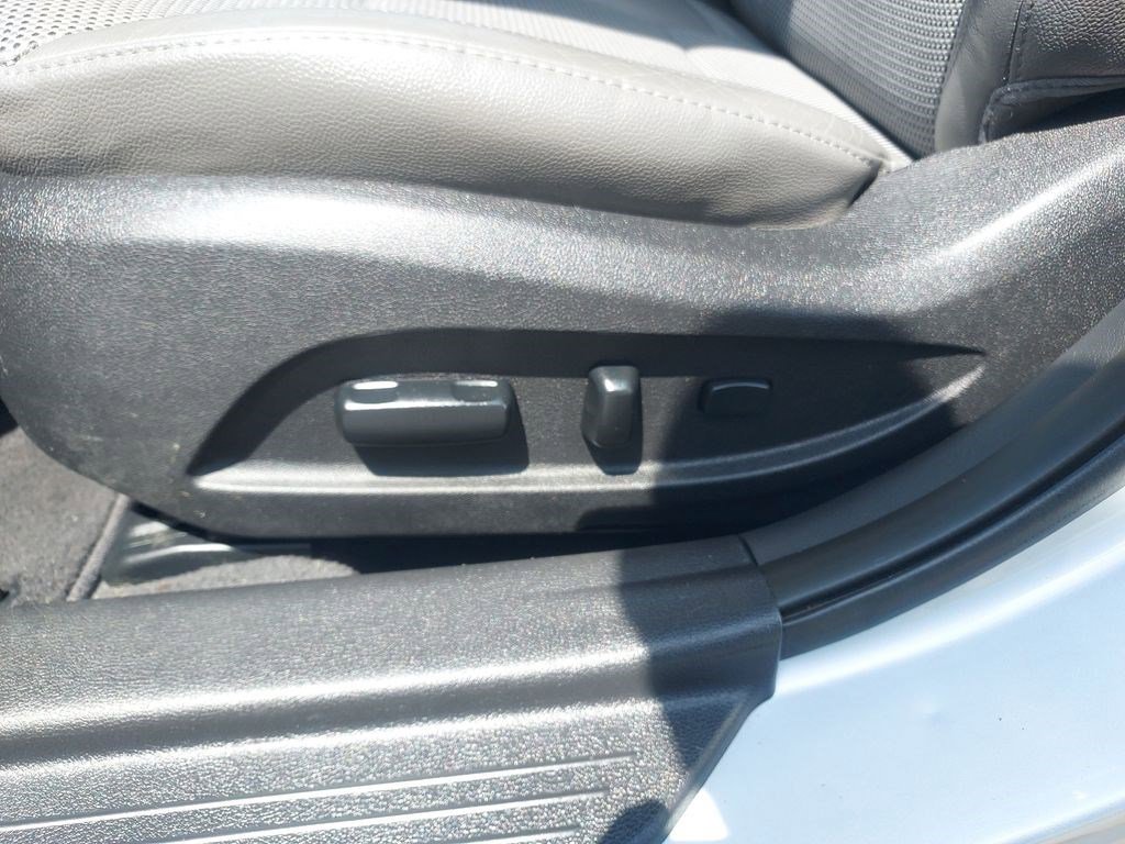 Used 2011 Hyundai Sonata SE w/ Navigation & Sunroof Pkg 4 FWD image 26