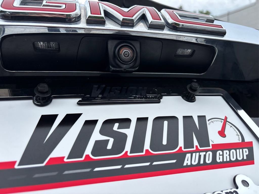 Used 2023 GMC Acadia SLT image 16