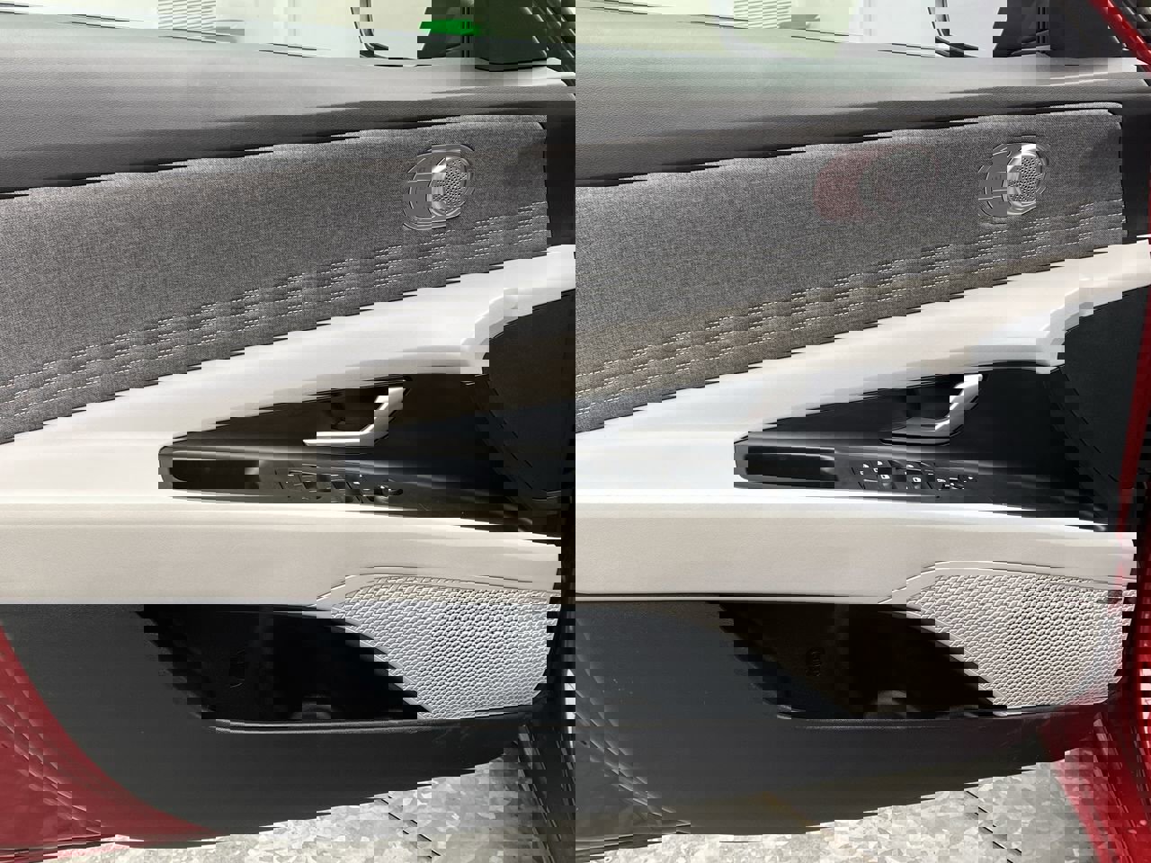 Used 2024 Hyundai Elantra Limited image 8