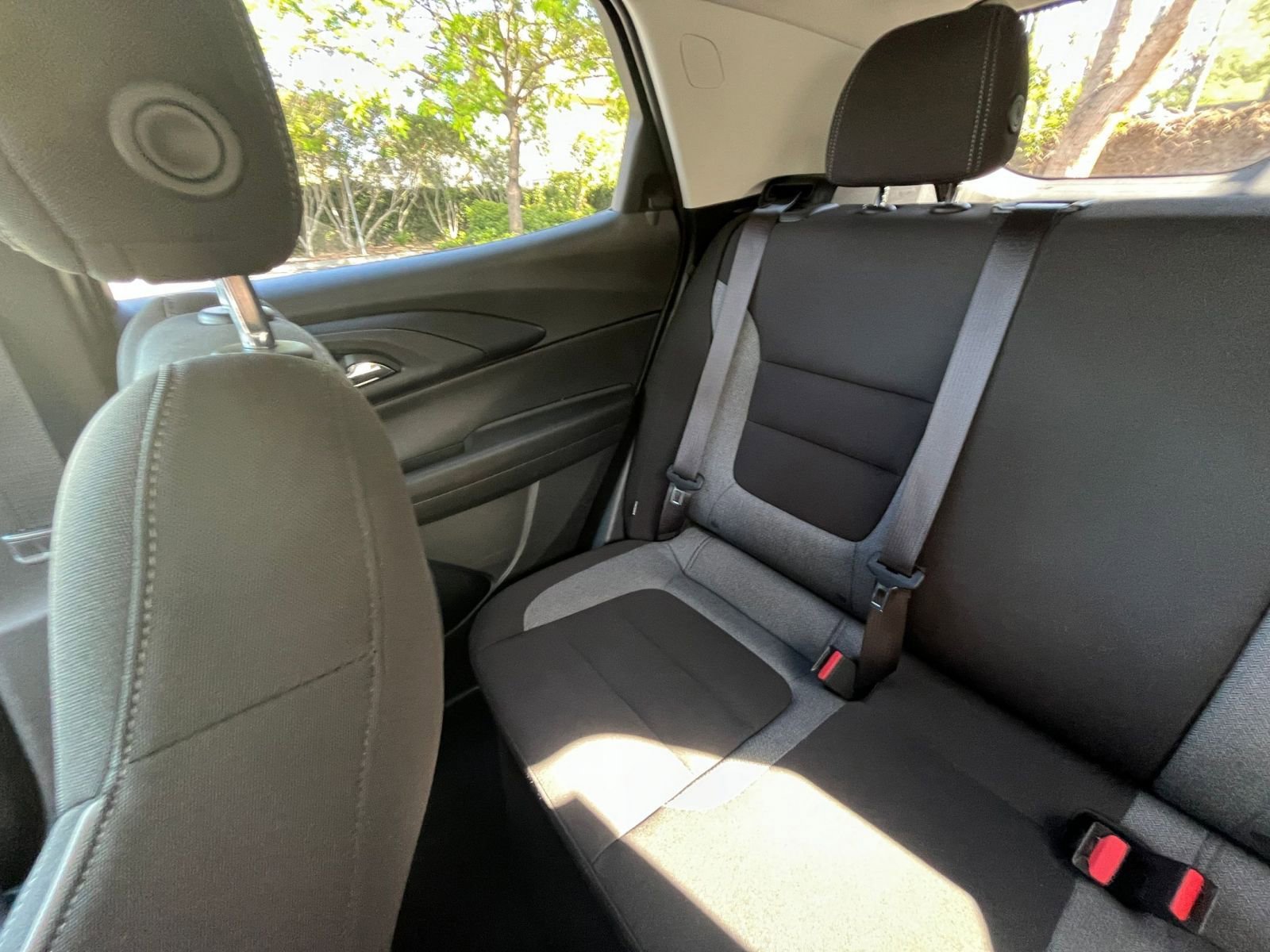 Used 2025 Chevrolet TrailBlazer LT FWD image 38