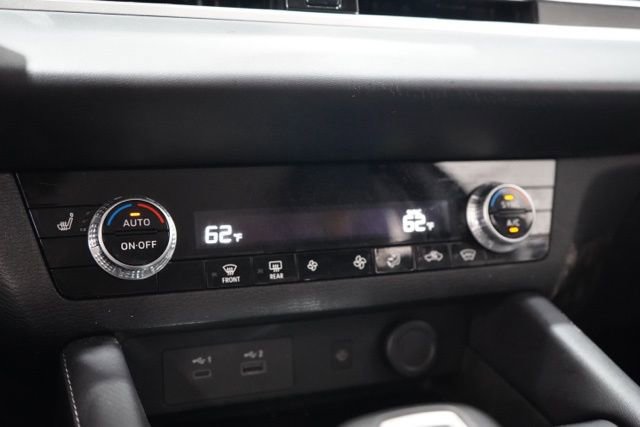 Used 2024 Mitsubishi Outlander SE image 26