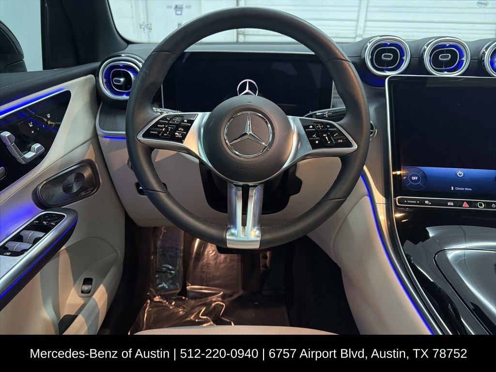 Used 2025 Mercedes-Benz GLC 300 4MATIC image 22
