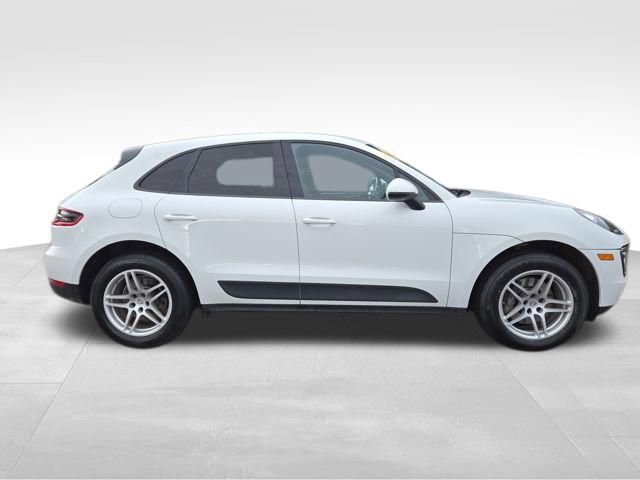 Used 2017 Porsche Macan image 16