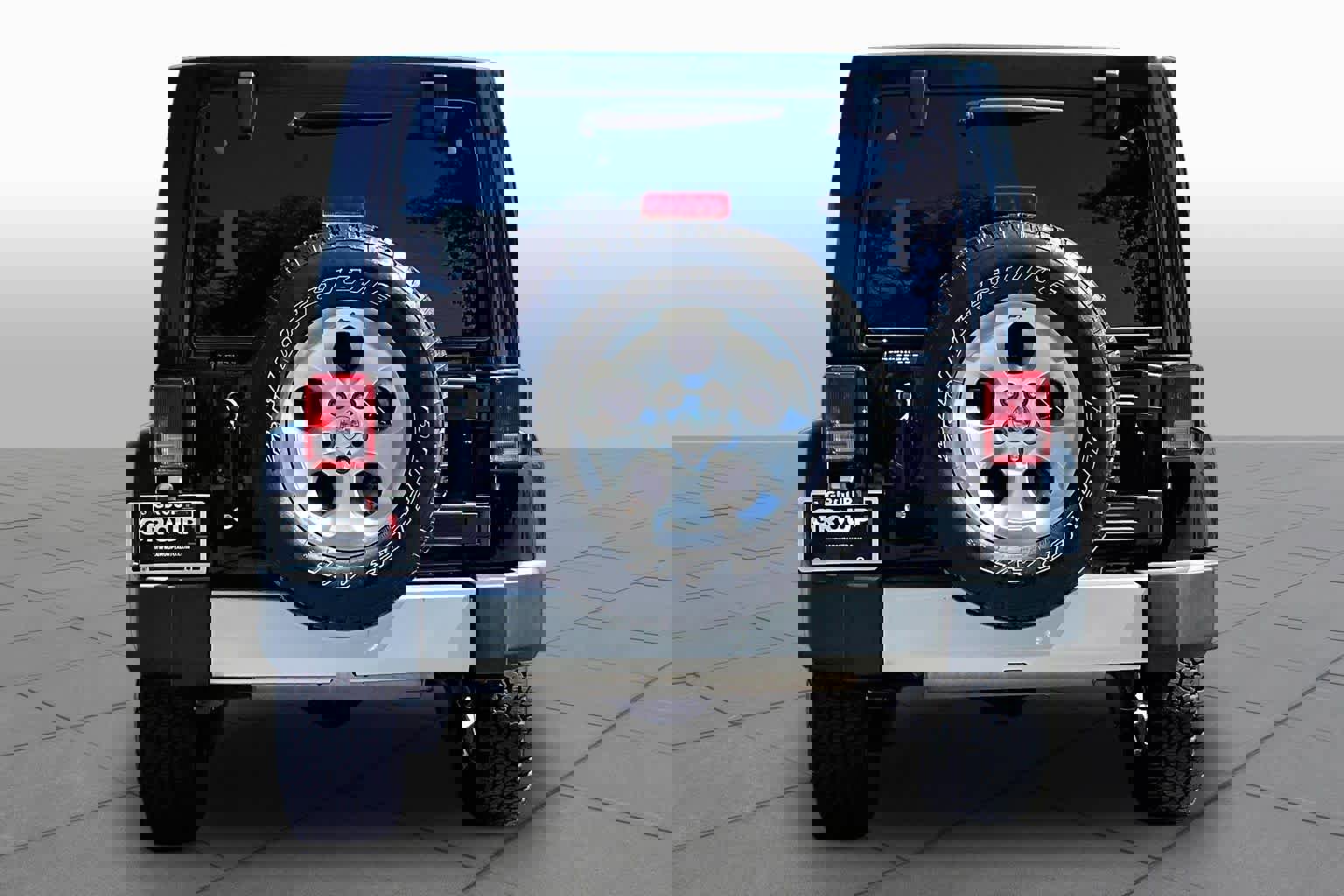 Used 2015 Jeep Wrangler Unlimited Sahara w/ Dual Top Group image 5