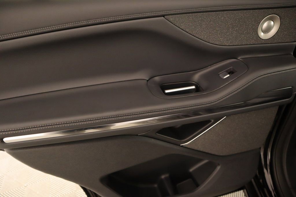 New 2025 Lincoln Navigator Reserve w/ Jet Appearance Package image 18
