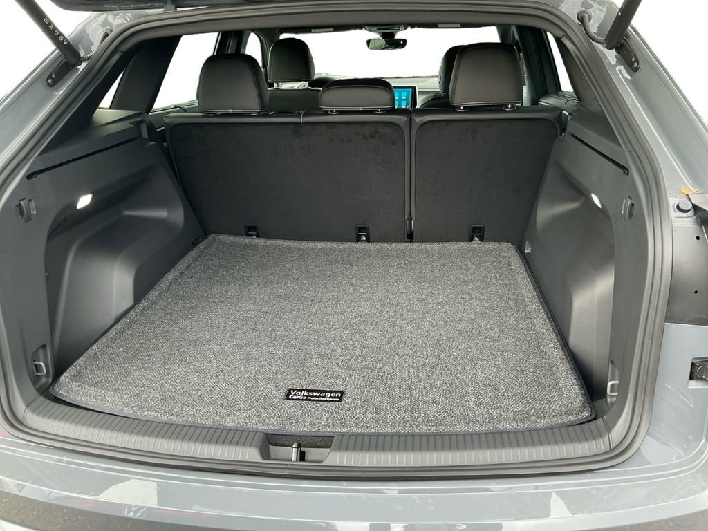 New 2026 Volkswagen Atlas Cross Sport SEL R-Line image 23