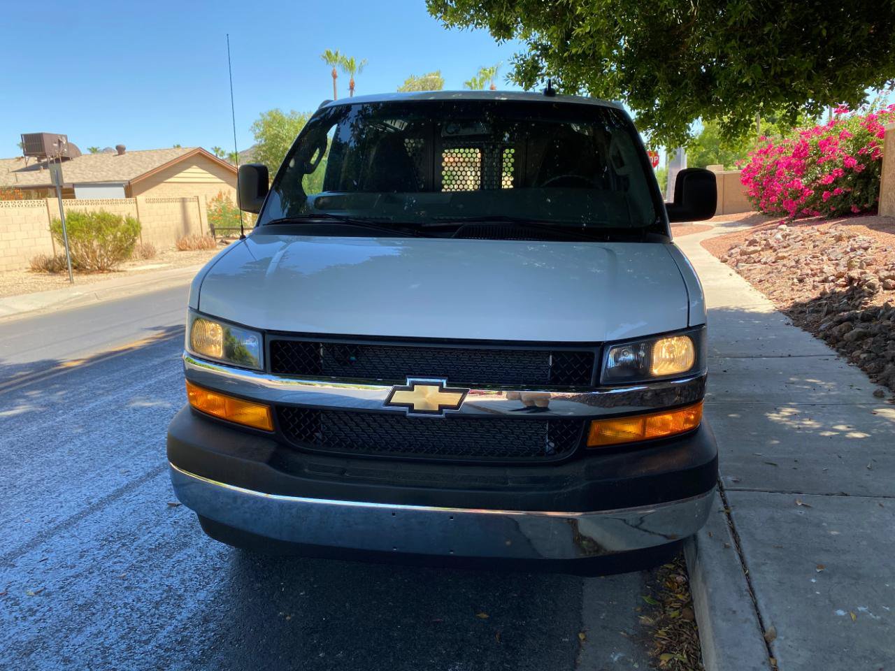 Used 2025 Chevrolet Express 2500 w/ Driver Convenience Package RWD image 3