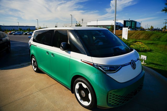 New 2025 Volkswagen ID. Buzz 1st Edition image 44