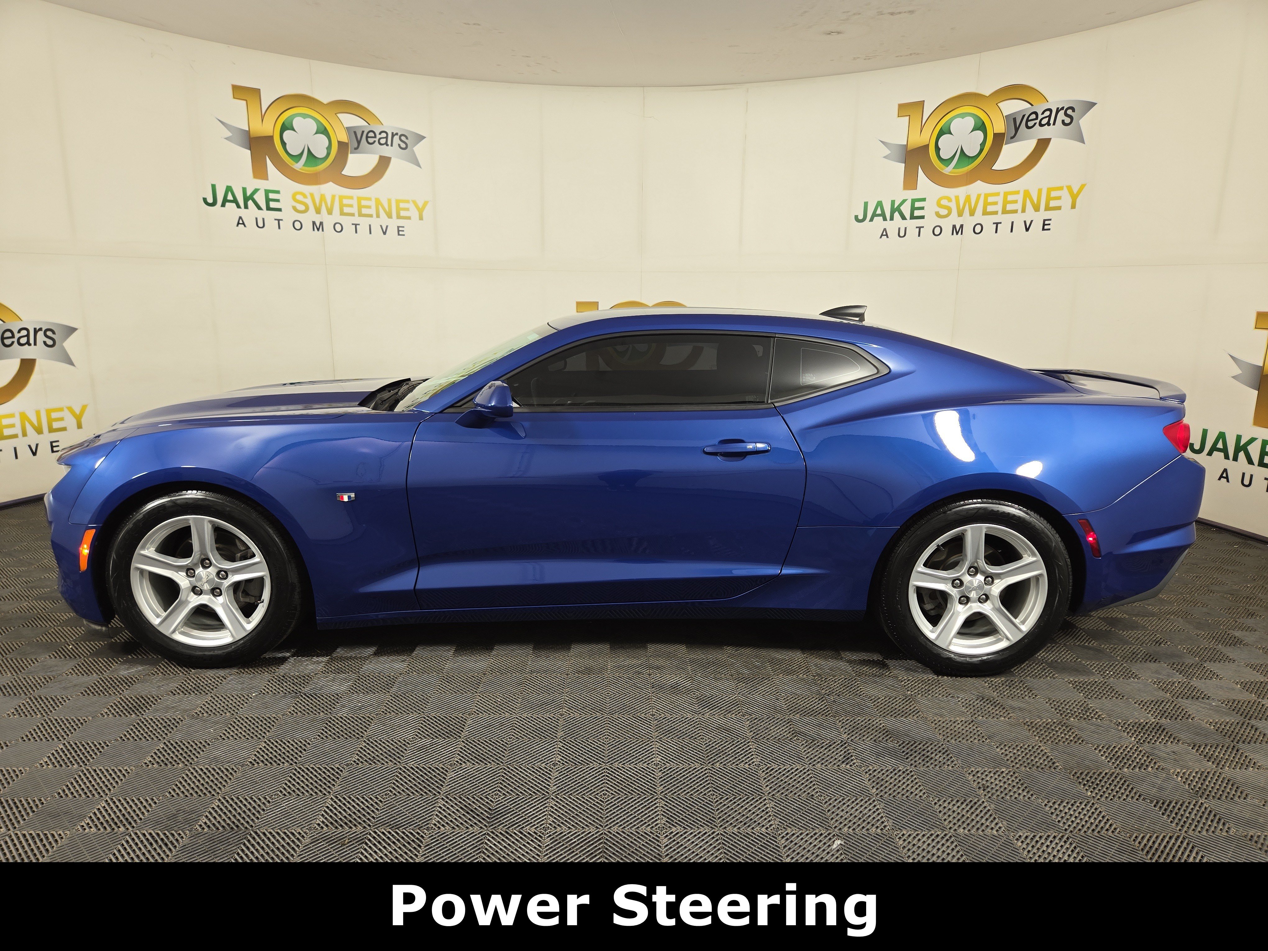 Used 2021 Chevrolet Camaro LT w/ Technology Package RWD image 4